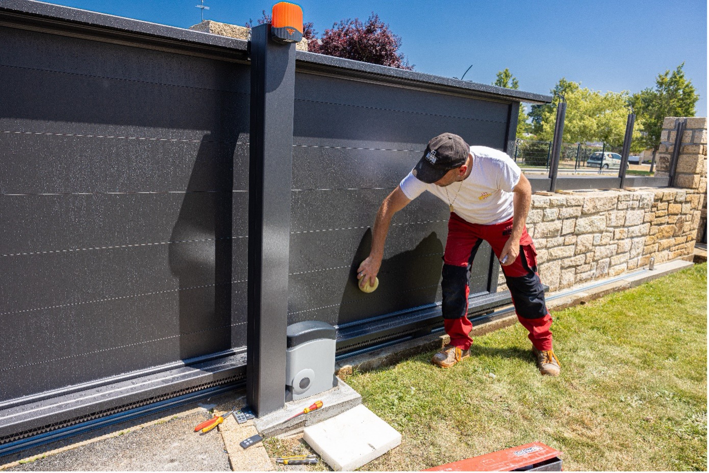 Comment nettoyer un portail en aluminium